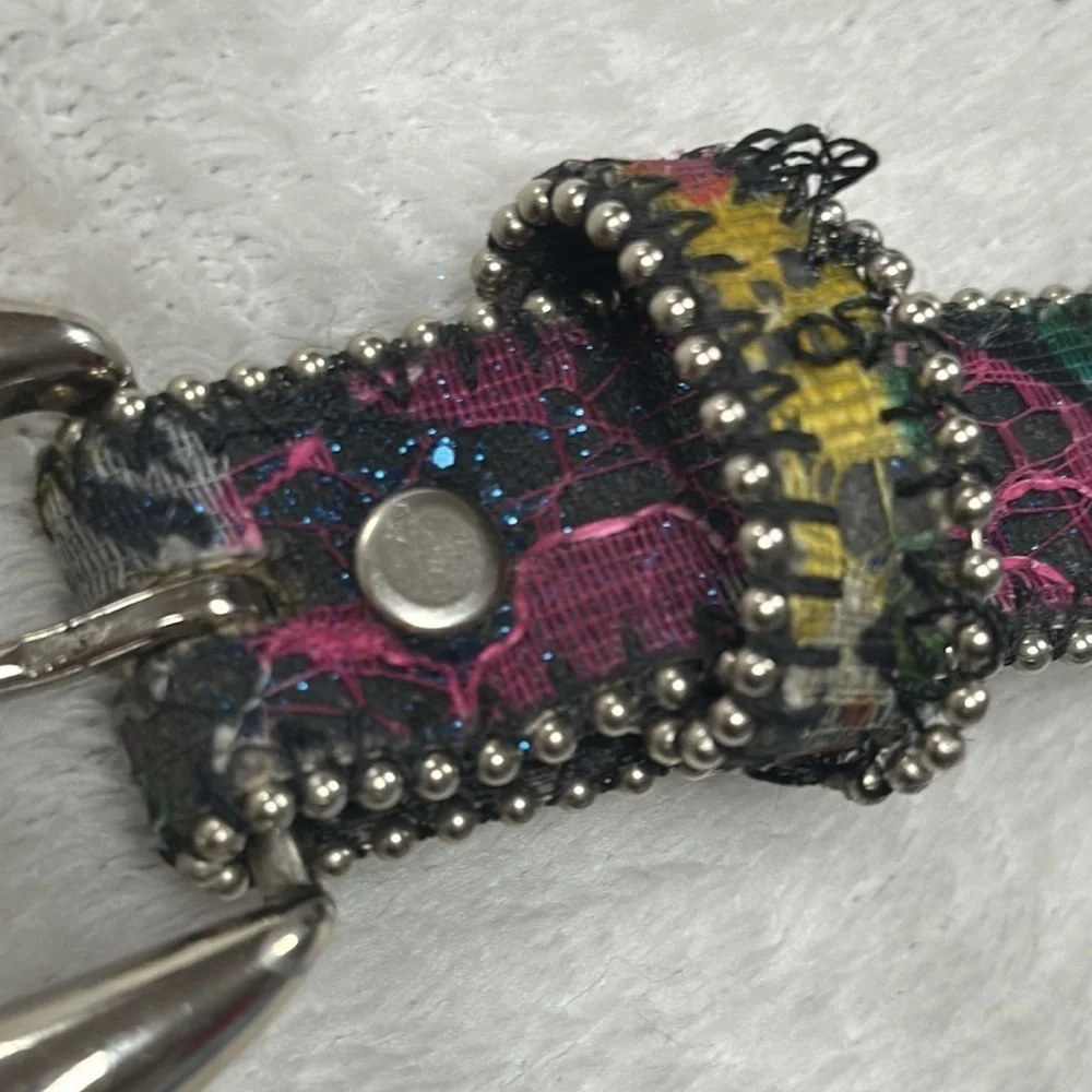 Beautiful vintage blingy floral beaded leather belt, silver buckle size 2X